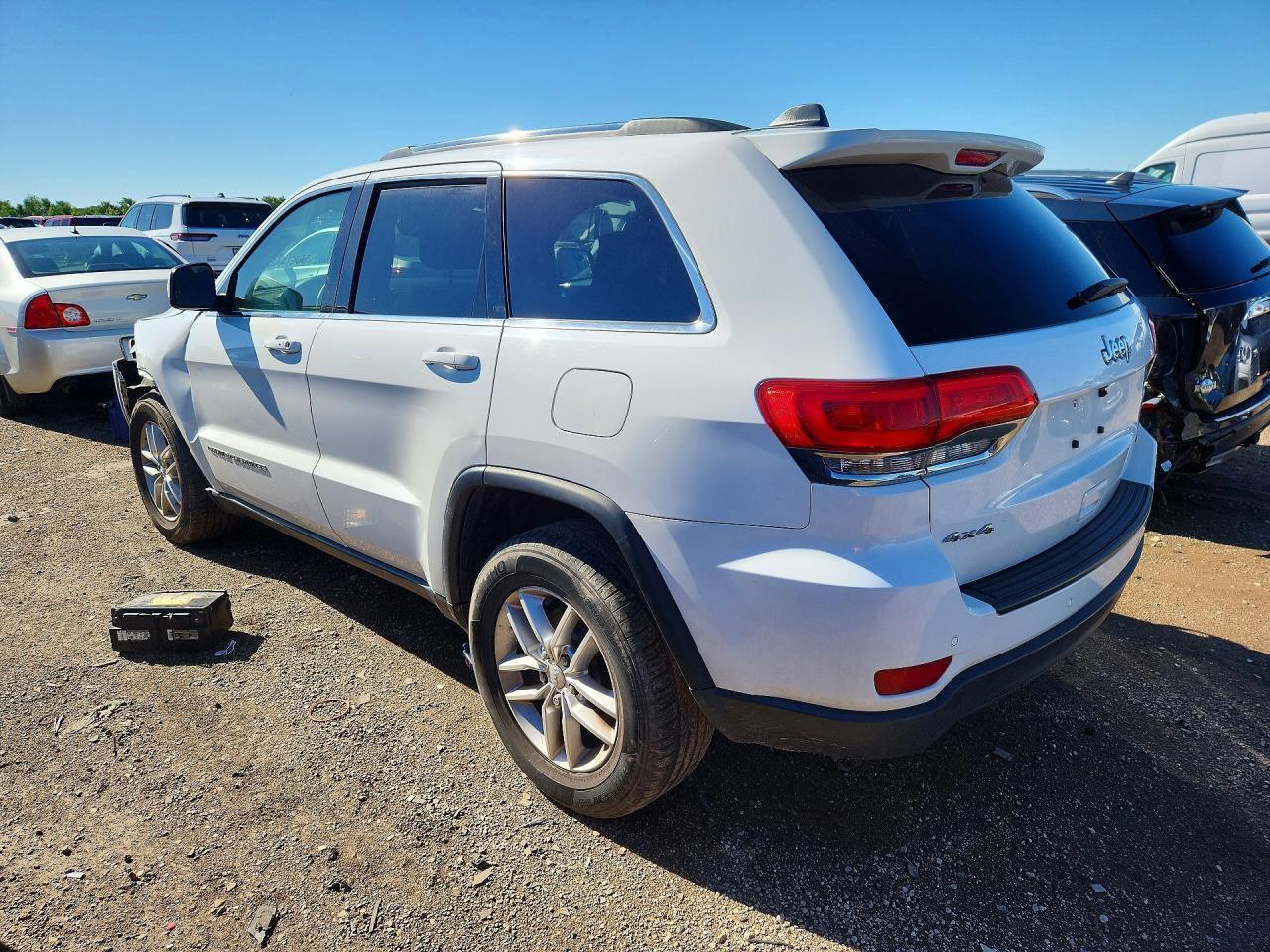 2017 Jeep Grand Cherokee Laredo - Image 2