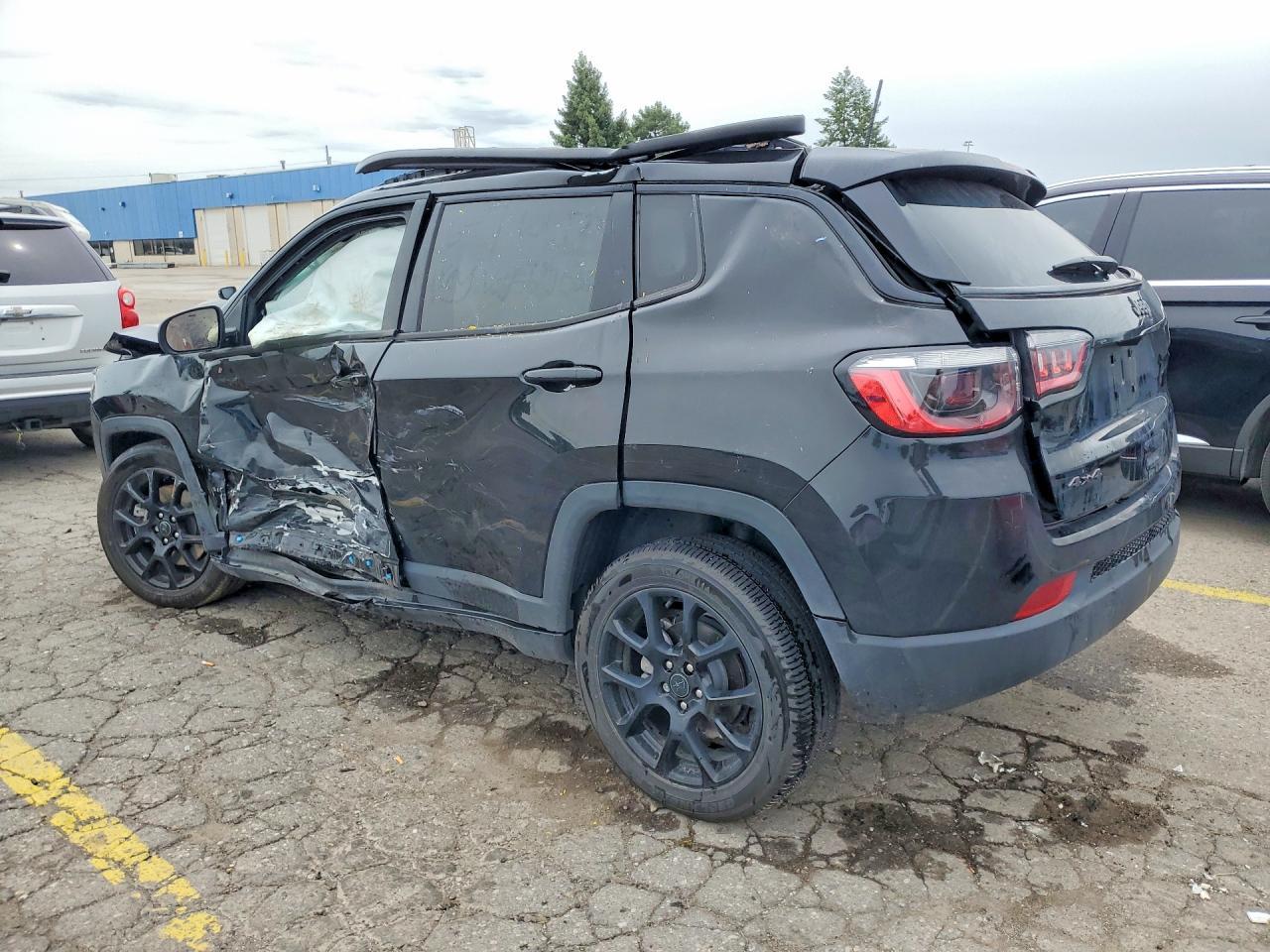 2025 Jeep Compass Latitude - Image 2