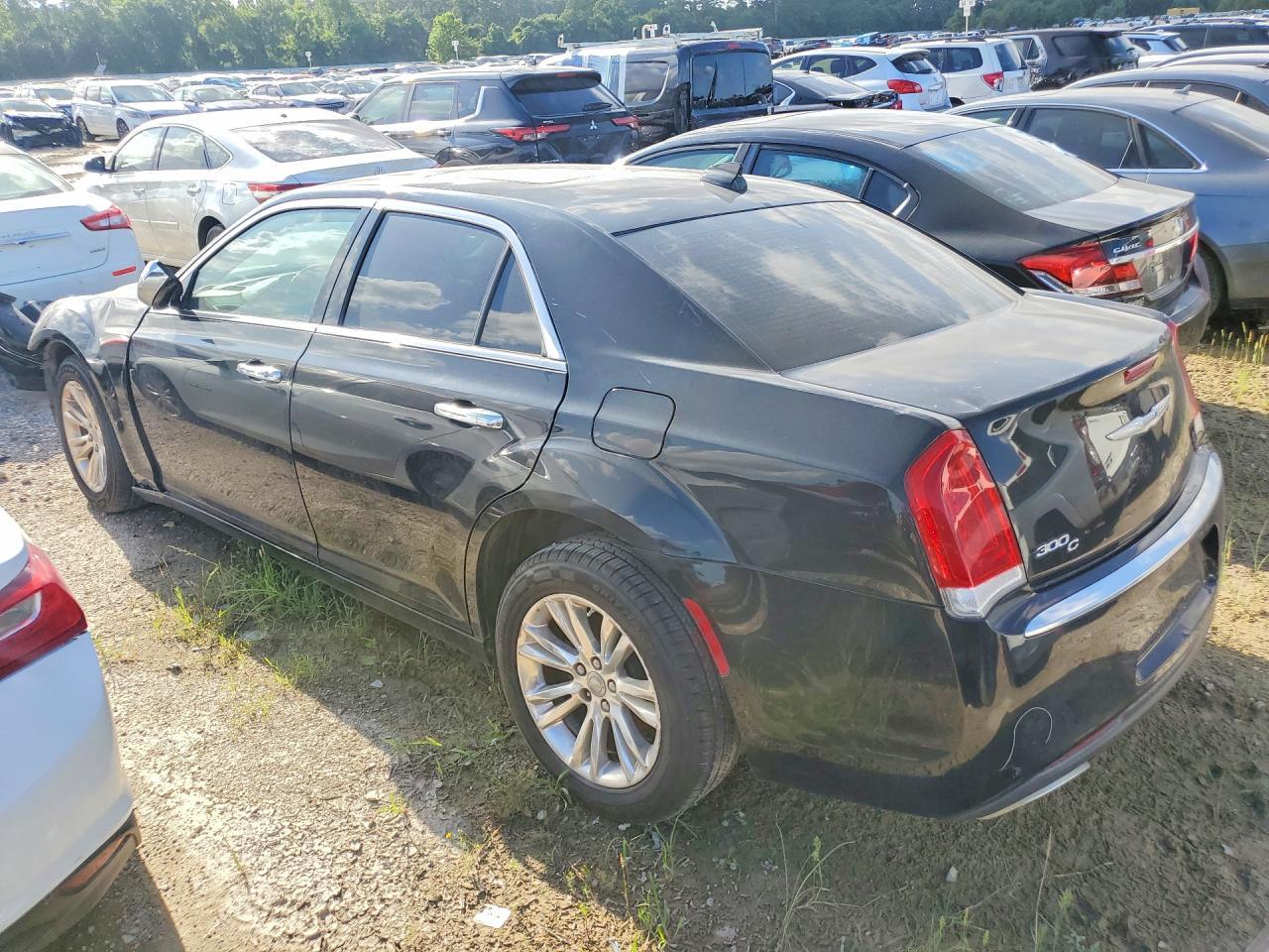 2016 Chrysler 300C - Фото 2