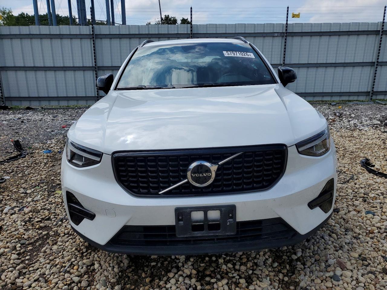 2024 Volvo Xc40 Core - Фото 5