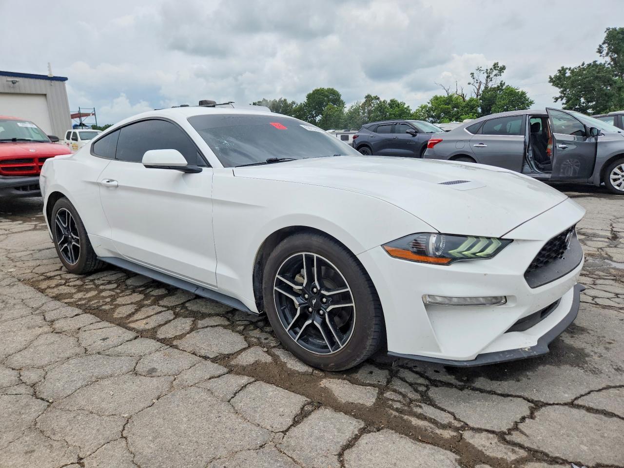 2020 Ford Mustang - Фото 4