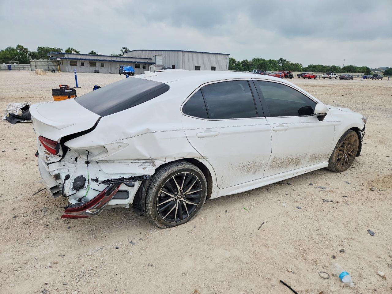 2024 Toyota Camry Se - Фото 3