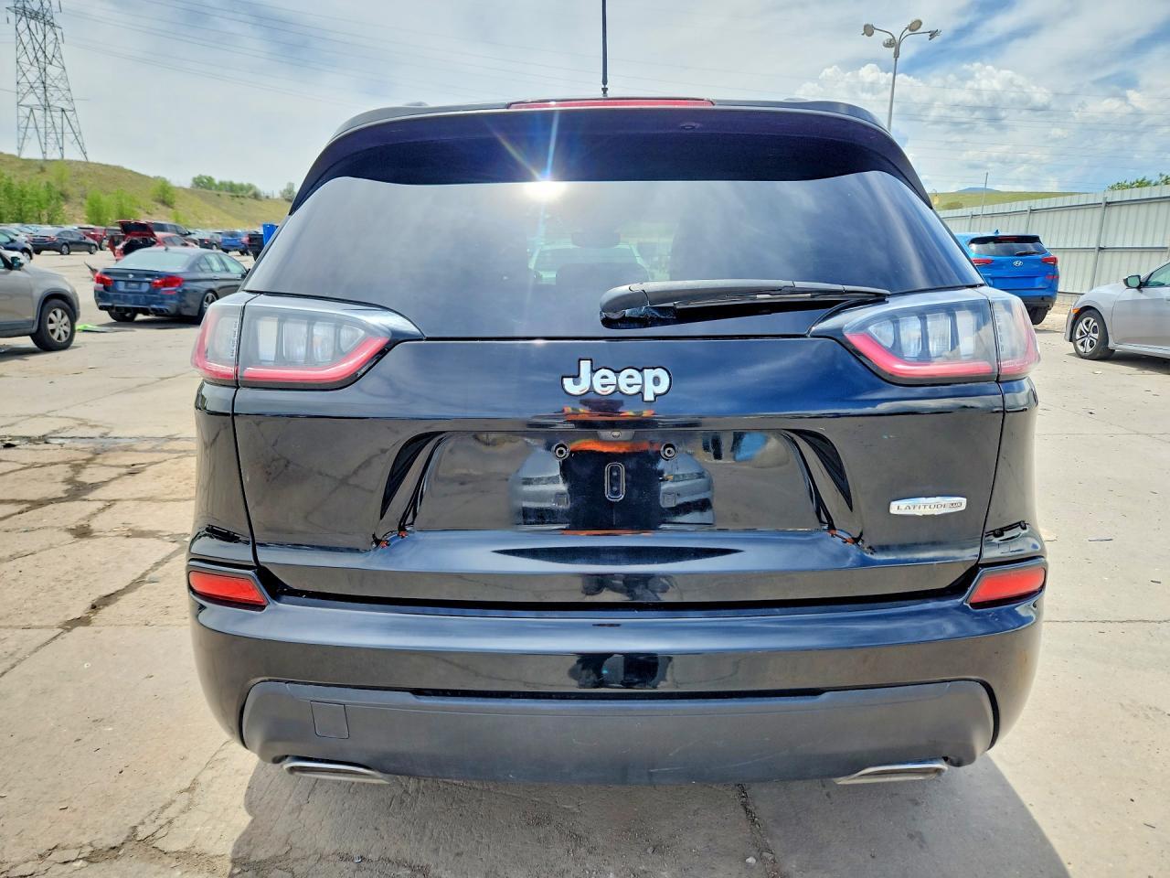 2022 Jeep Cherokee Latitude Lux - Image 6