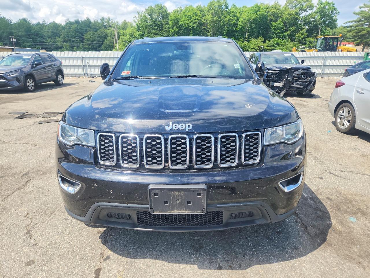 2021 Jeep Grand Cherokee Laredo - Image 5