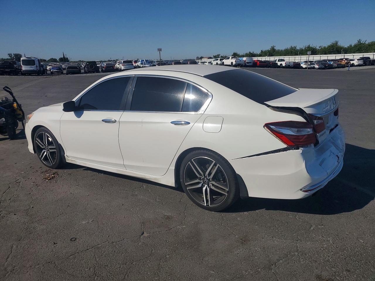 2017 Honda Accord Sport - Фото 2