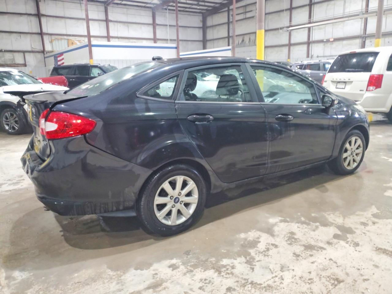 2013 Ford Fiesta - Фото 3