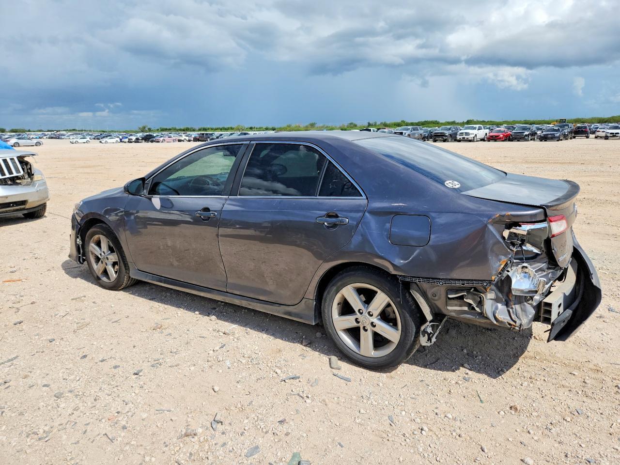 2014 Toyota Camry Se - Фото 2