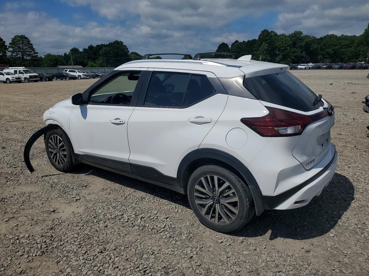 2024 Nissan Kicks Sv - Image 2