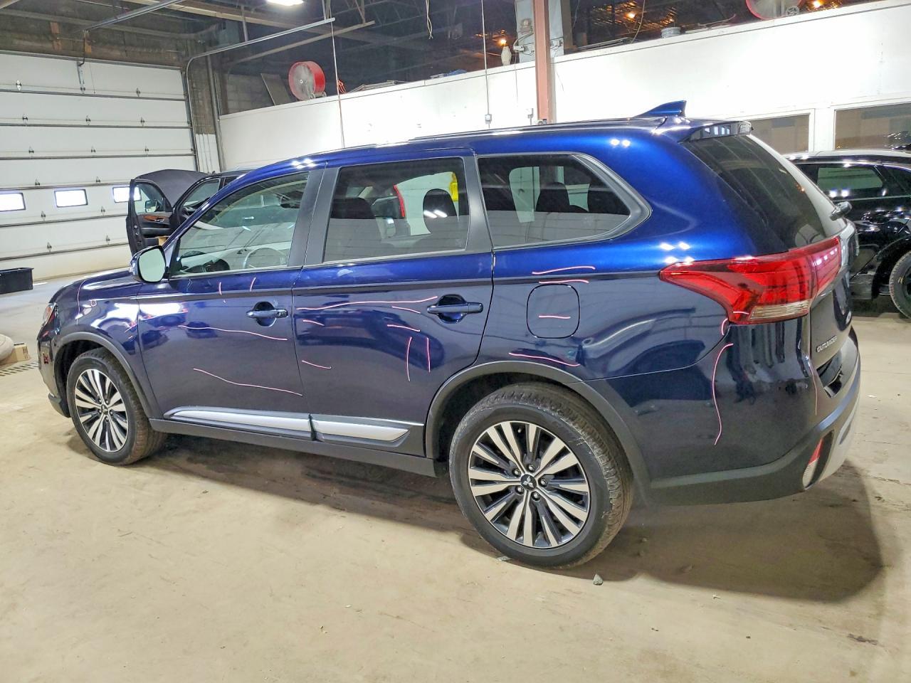 2020 Mitsubishi Outlander Se - Фото 2