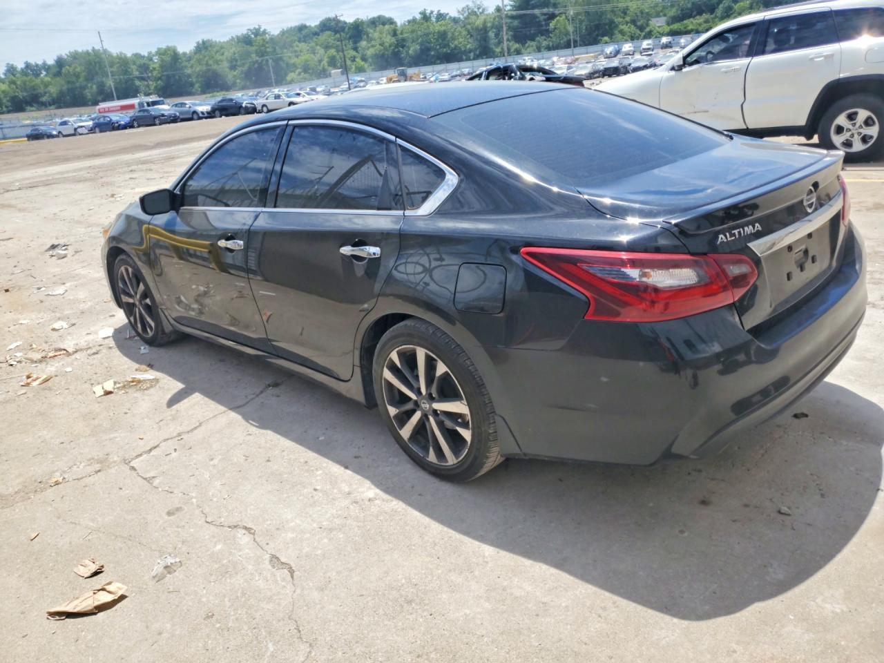 2017 Nissan Altama - Image 2