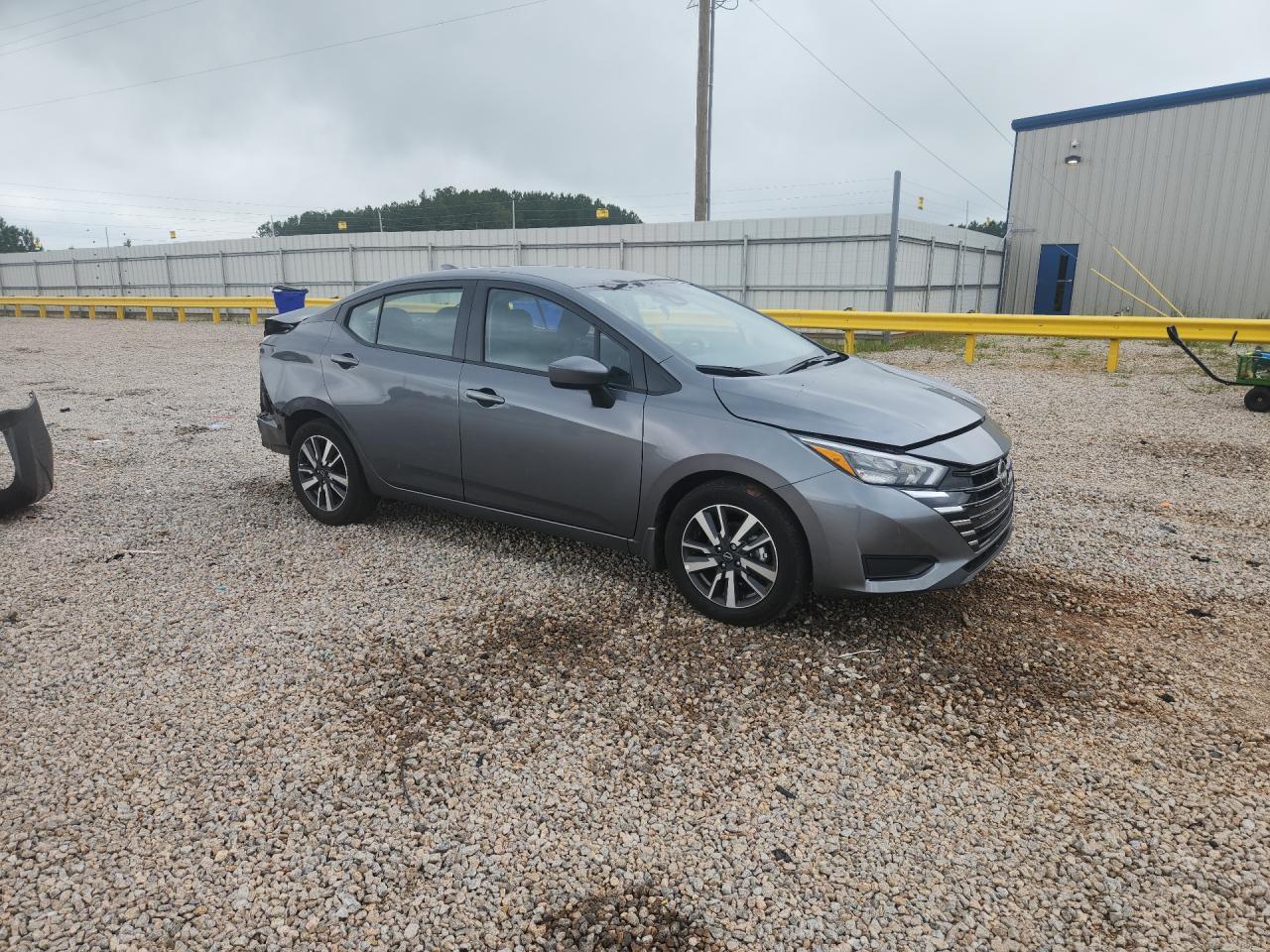 2025 Nissan Versa Sv - Image 4