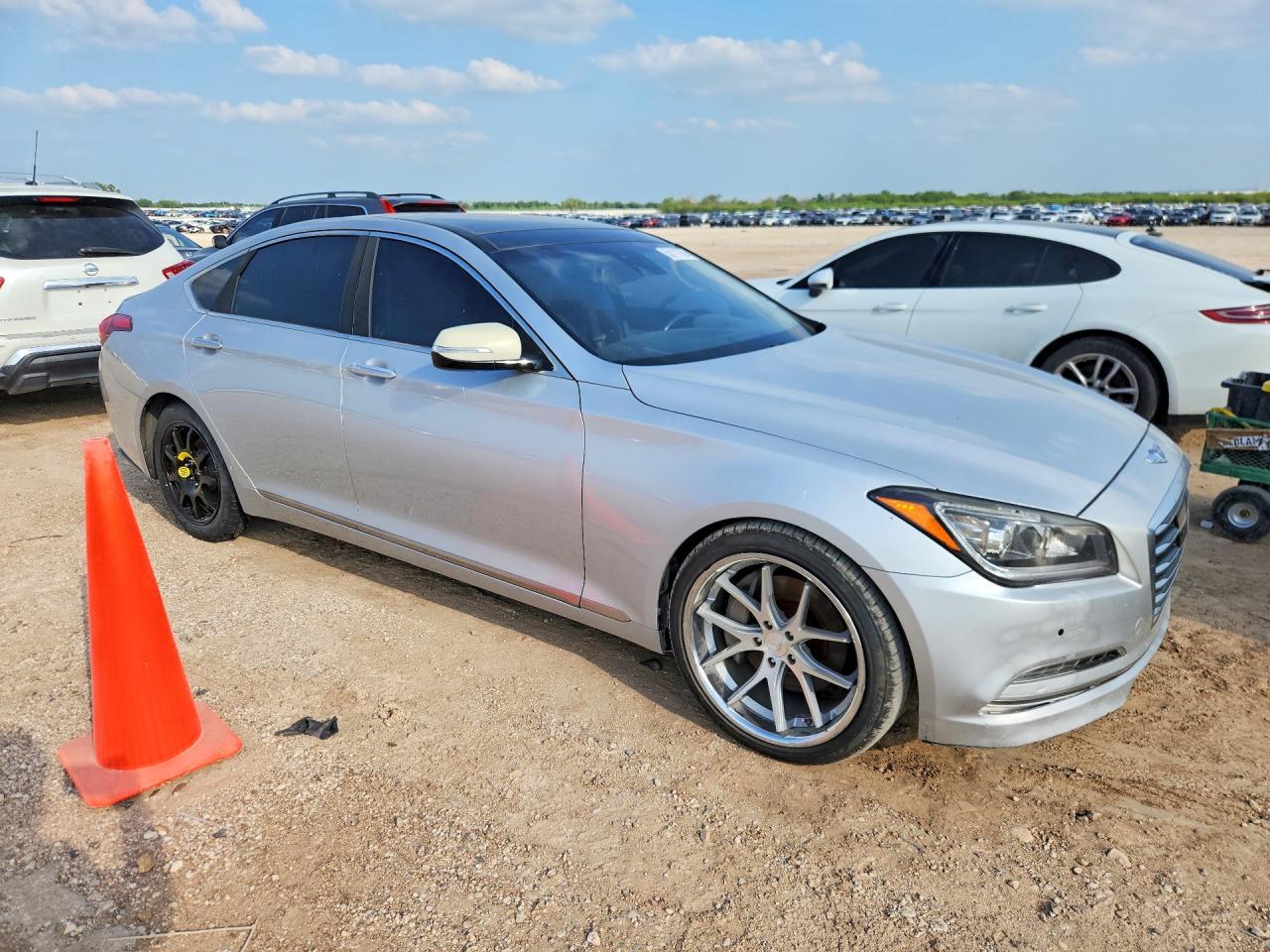 2015 Hyundai Genesis 3.8L - Фото 4