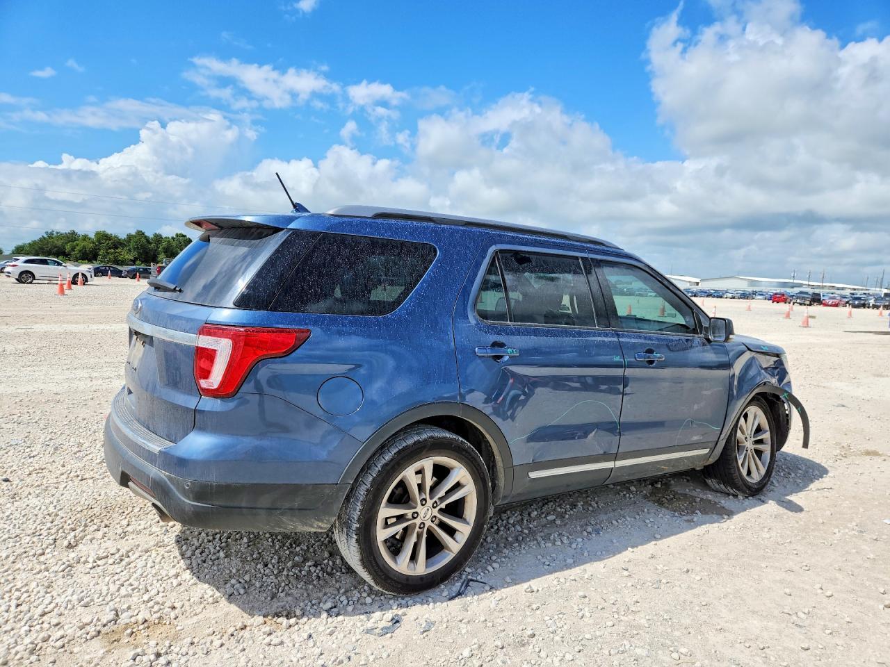 2018 Ford Explorer Xlt - Image 3