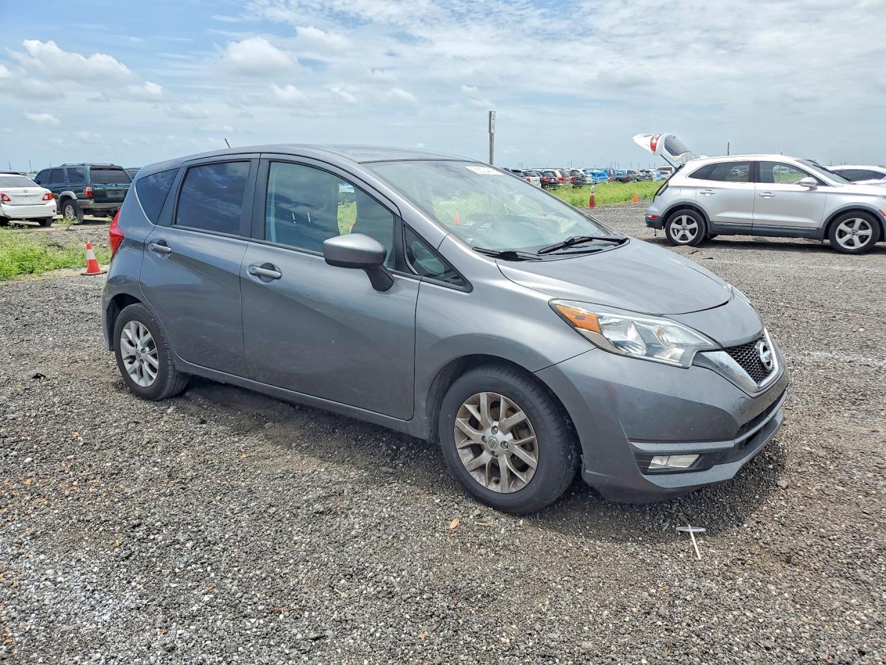2017 Nissan Versa Note Sv - Image 4