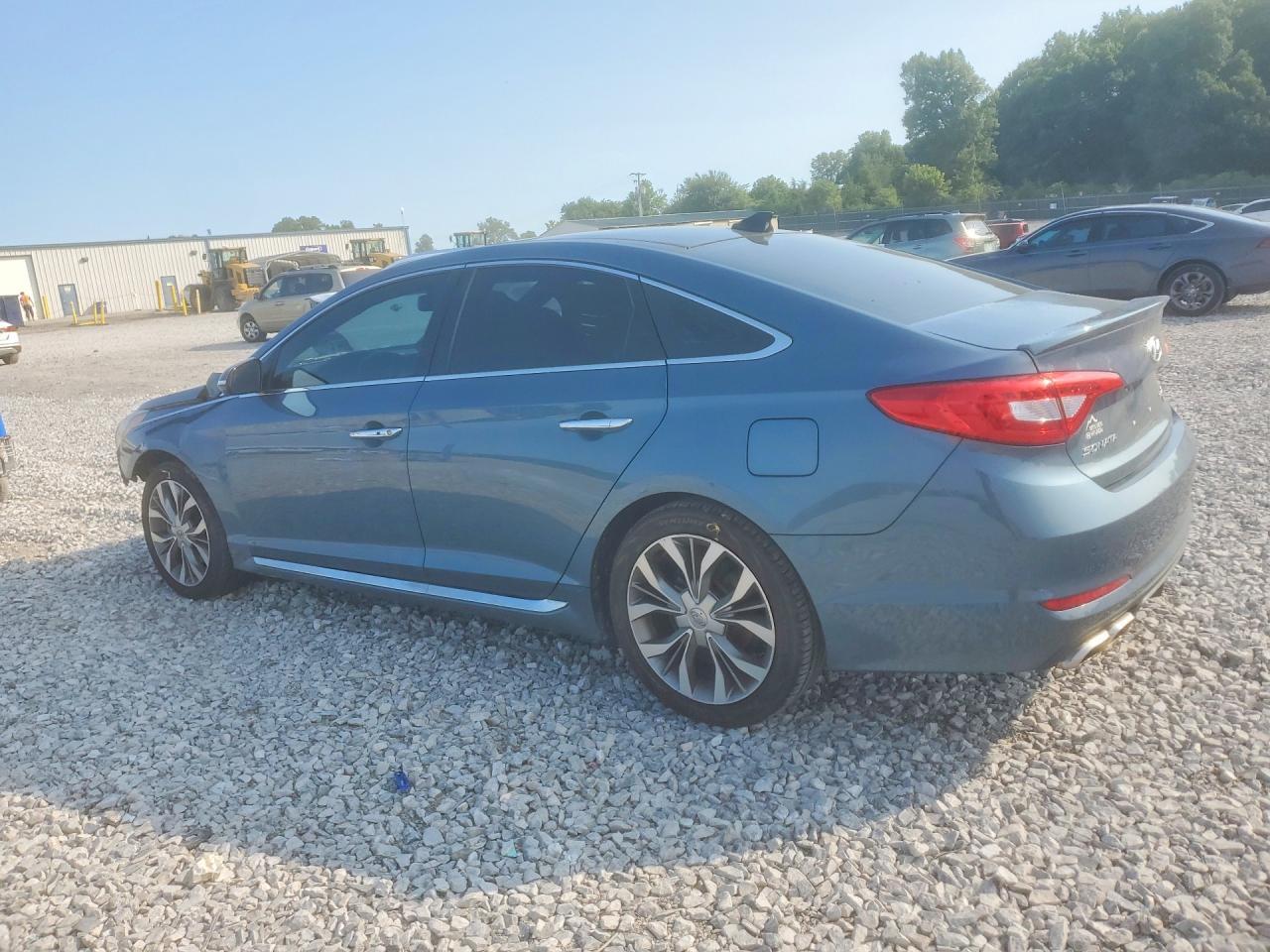 2015 Hyundai Sonata Limited 2.0T - Фото 2