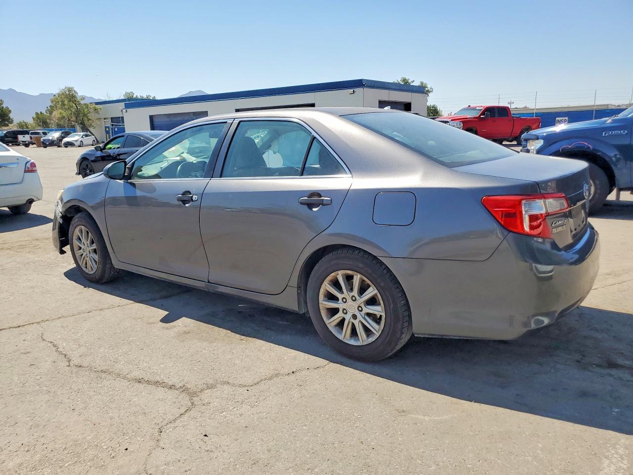 2013 Toyota Camry Std/Le/Xle/Se - Фото 2