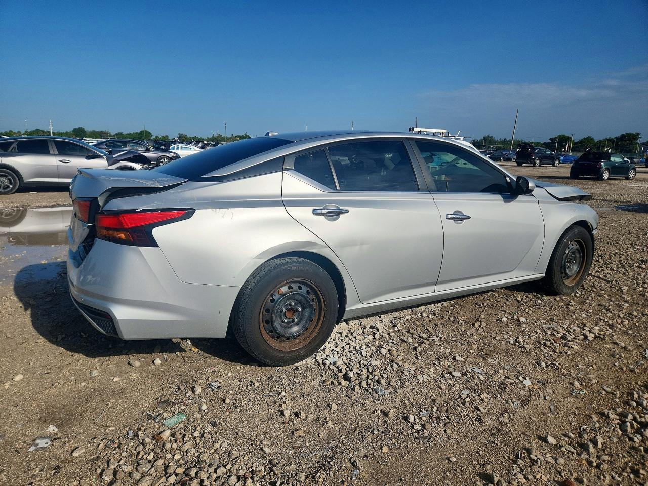 2020 Nissan Altima 2.5 S - Image 3