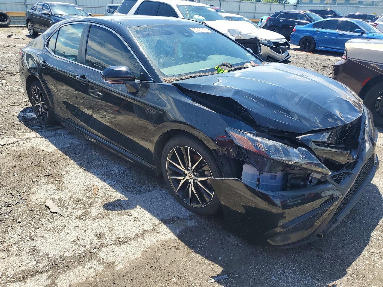 2022 Toyota Camry Se - Фото 4