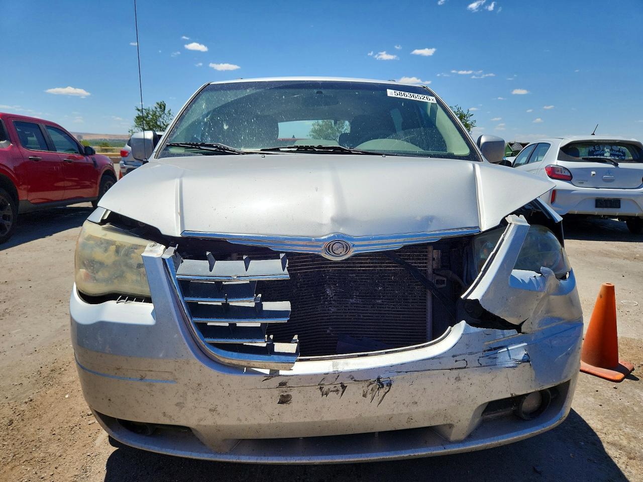 2010 Chrysler Town & Country Touring - Фото 5