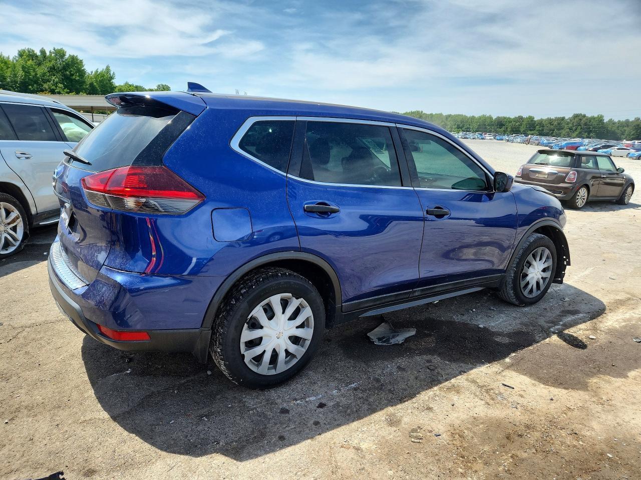 2018 Nissan Rogue S - Фото 3