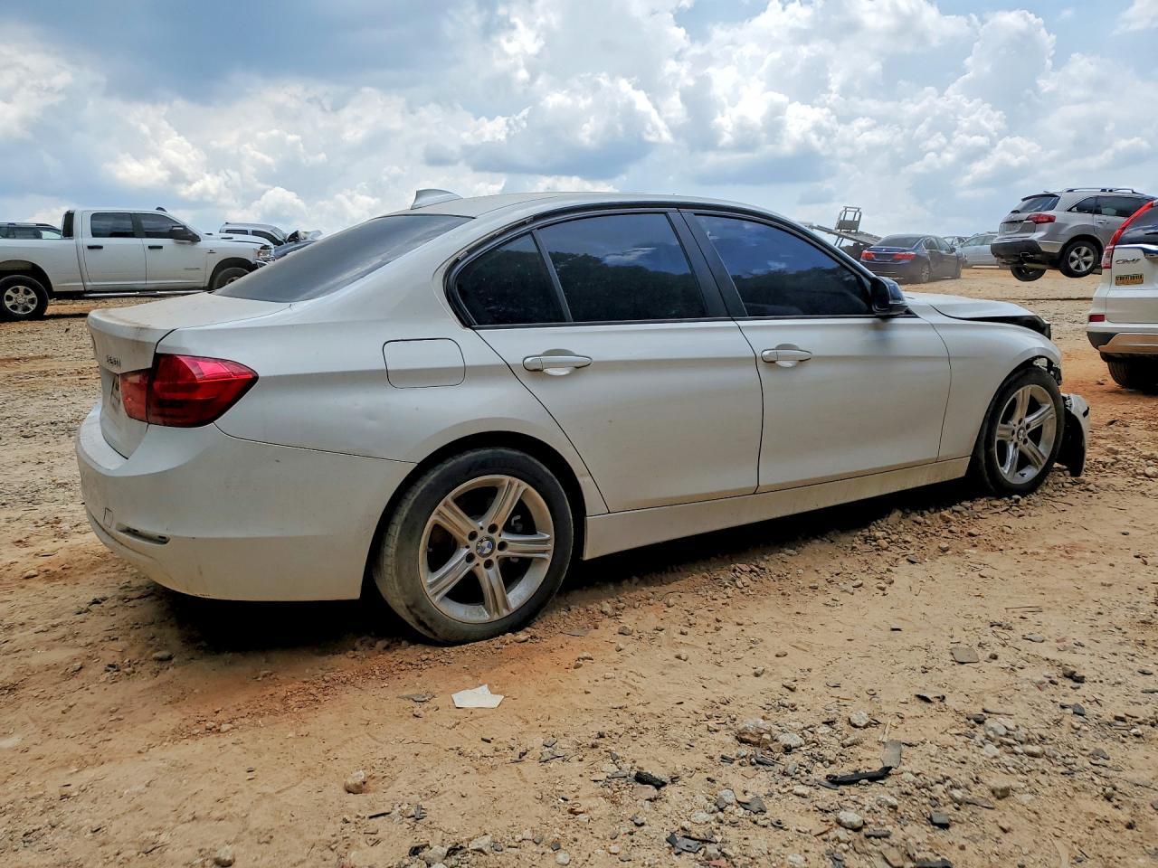 2013 BMW 328 I - Фото 3
