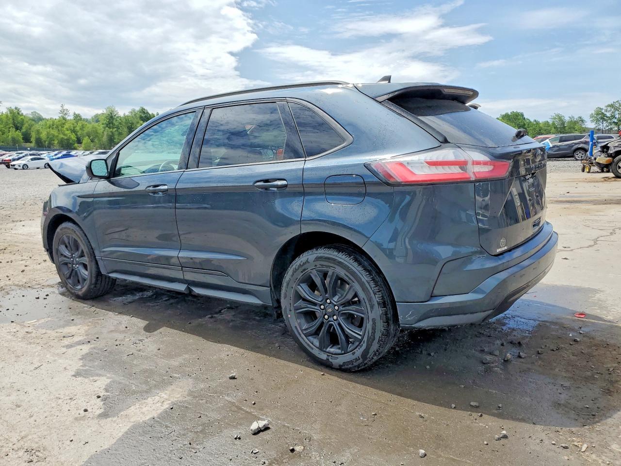 2024 Ford Edge Se - Image 2