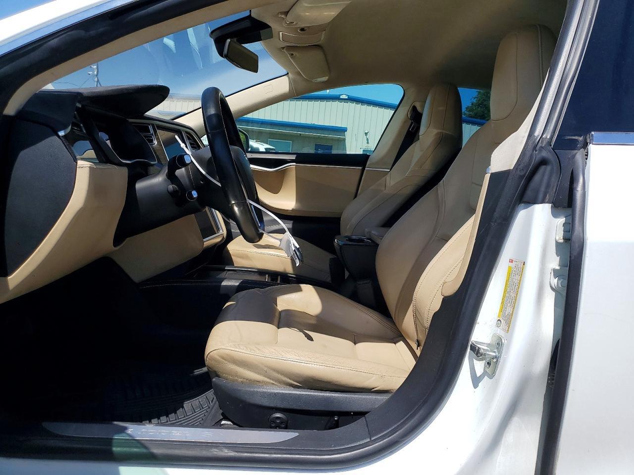 2015 Tesla Model S - Image 7