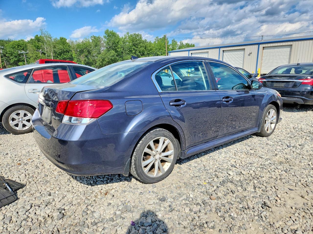2014 Subaru Legacy 2.5I Premium - Фото 3