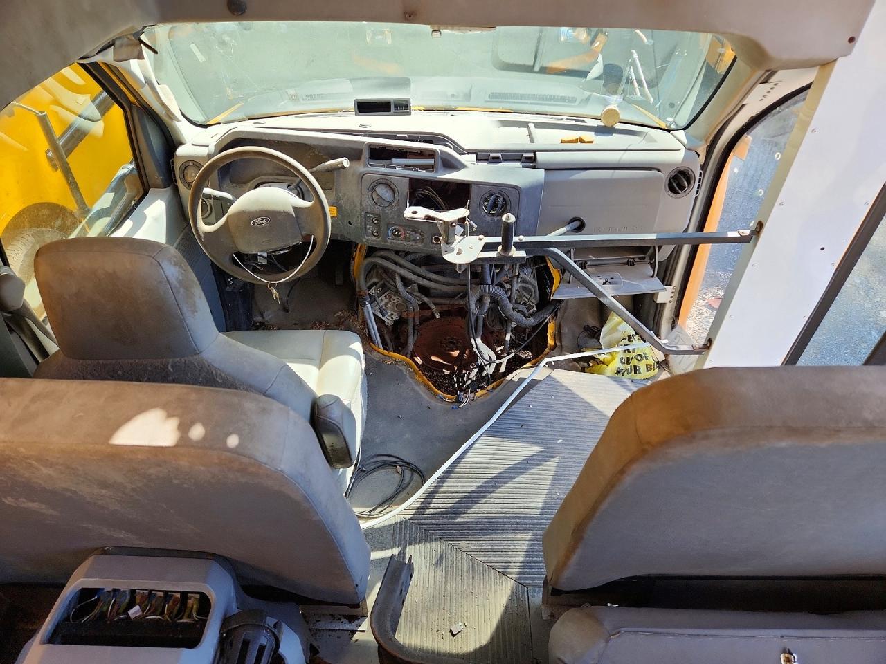 2014 Ford E450 School Bus - Фото 5