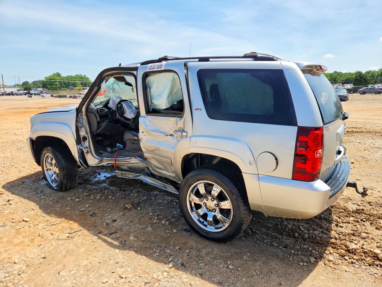 2013 Chevrolet Tahoe K1500 Lt - Image 2