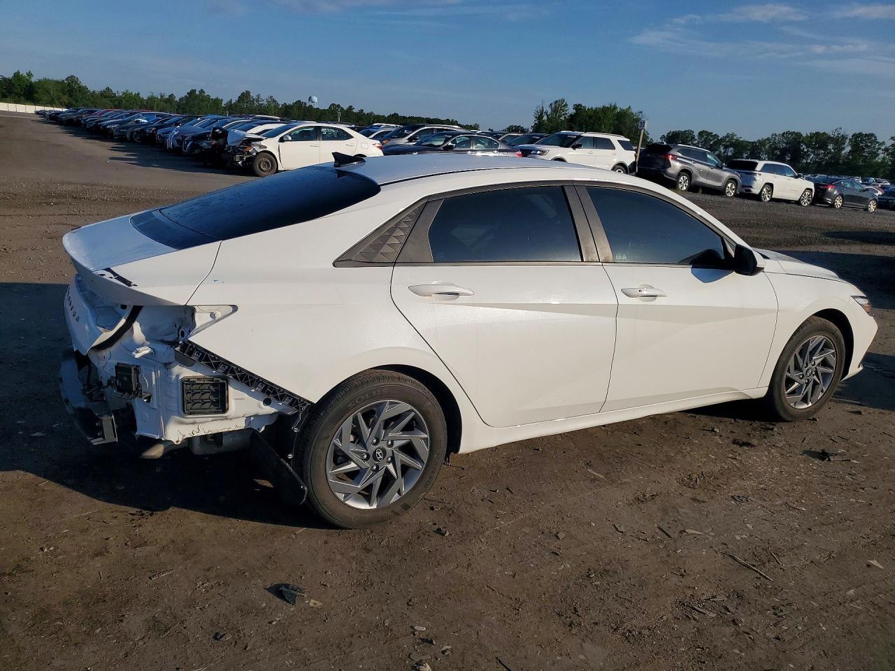 2024 Hyundai Elantra Sel - Фото 3