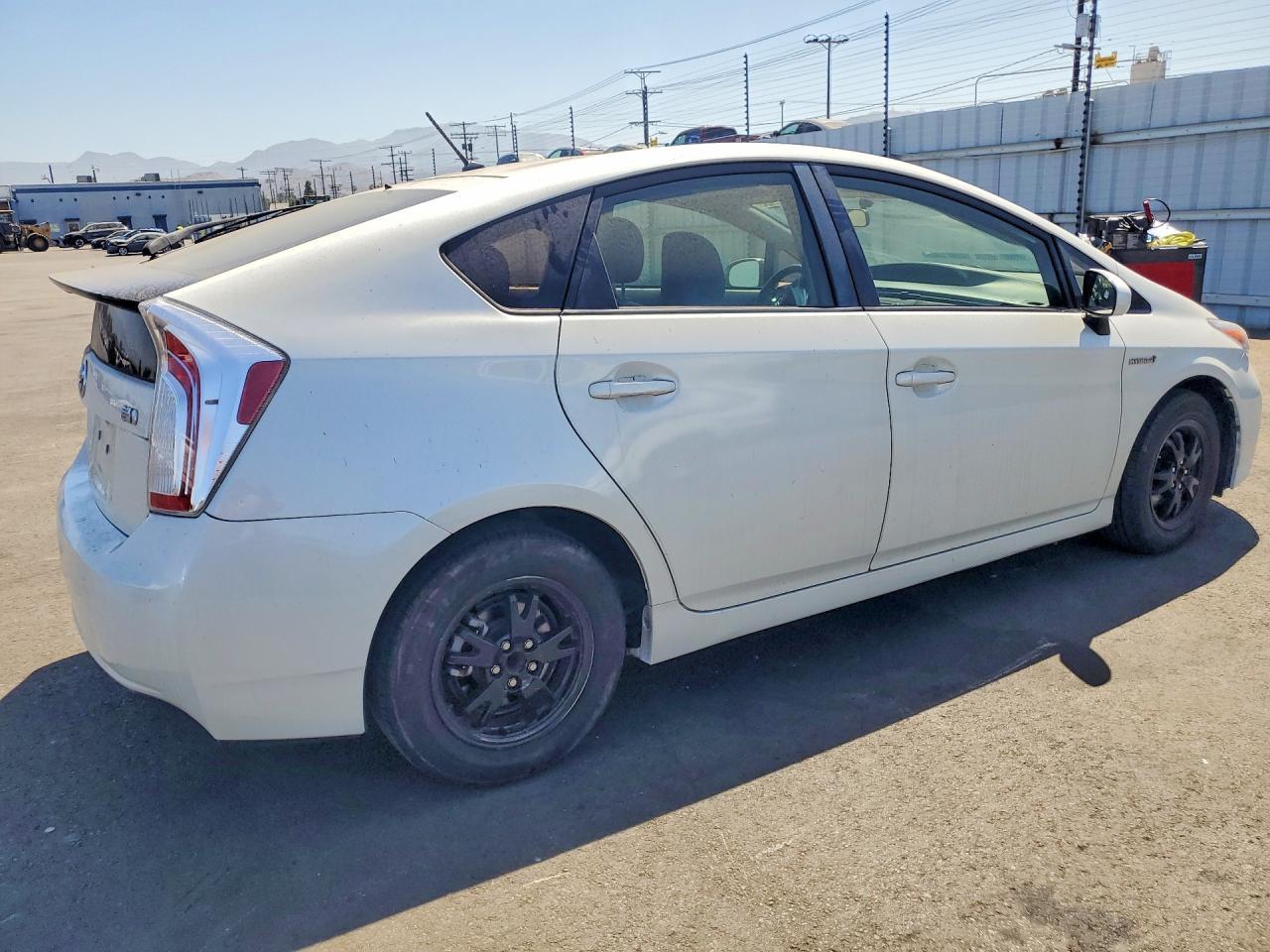 2015 Toyota Prius I - Фото 3