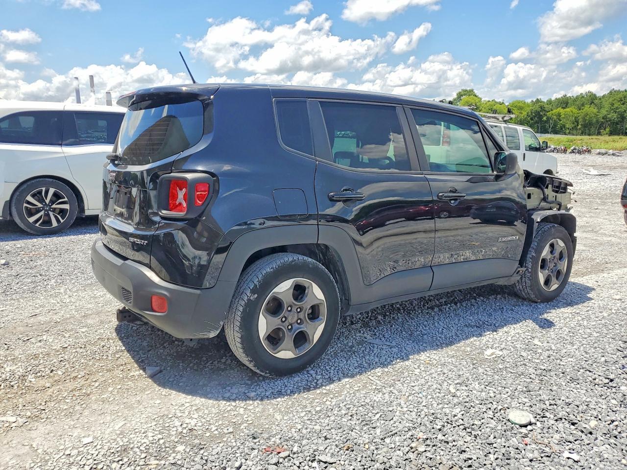 2016 Jeep Renegade Sport - Фото 3