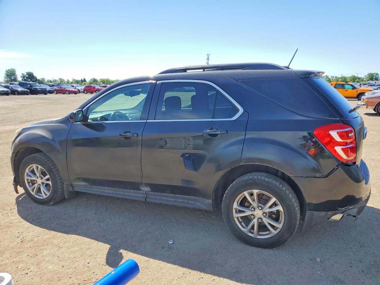 2017 Chevrolet Equinox Lt - Image 2