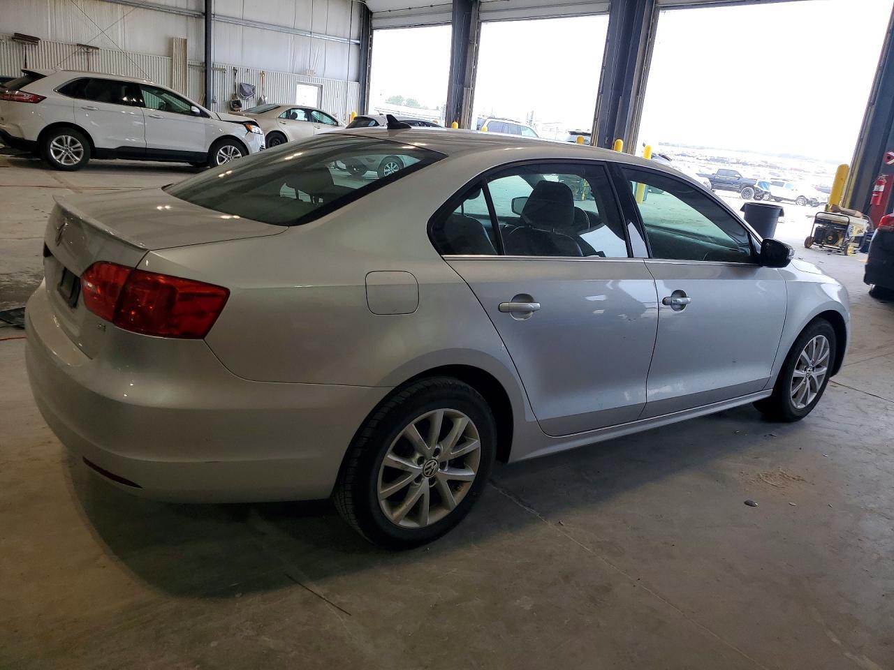 2014 Volkswagen Jetta Se - Image 3