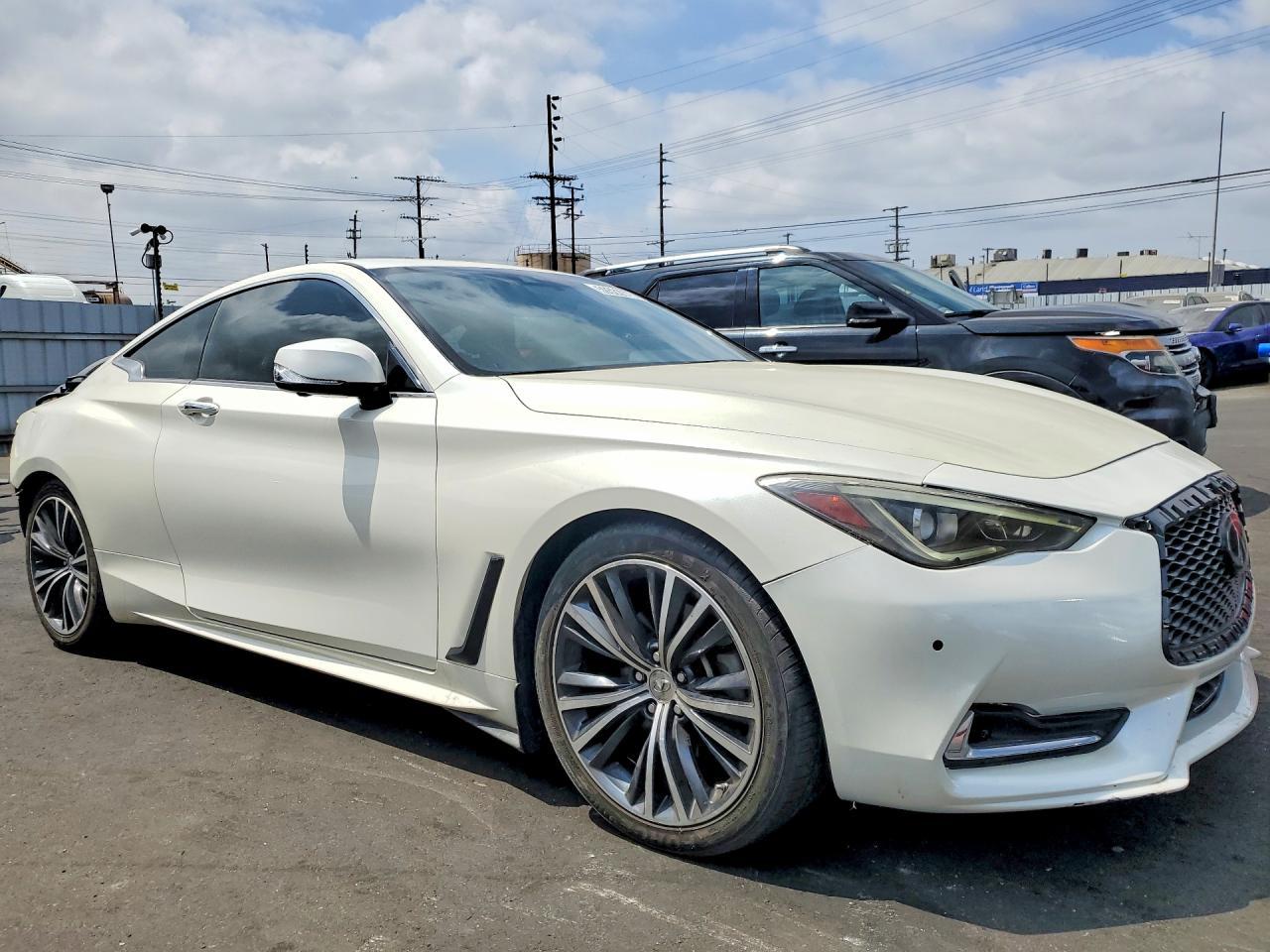 2019 Infiniti Q60 3.0T Luxe - Image 4