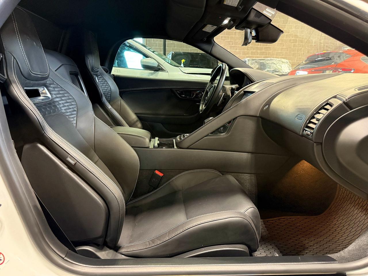 2023 Jaguar F-Type R Dynamic - Фото 5