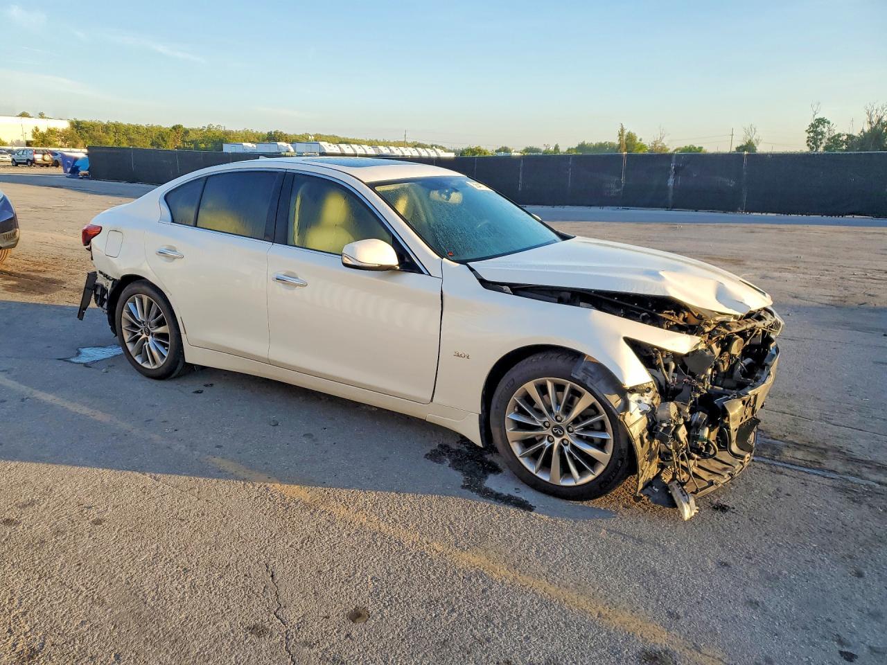 2018 Infiniti Q50 3.0T Luxe - Image 4