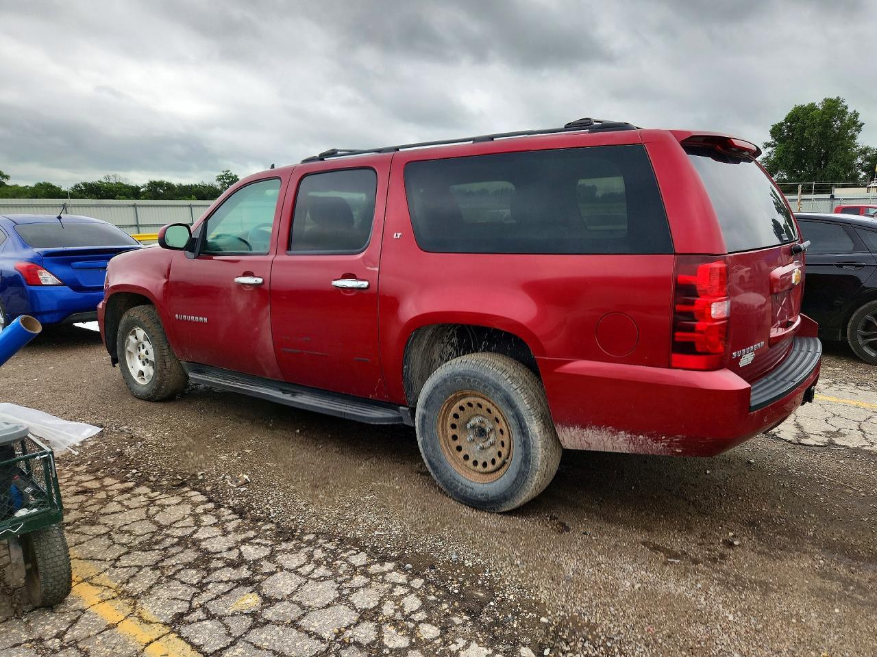 2014 Chevrolet Suburban K1500 Lt - Фото 2
