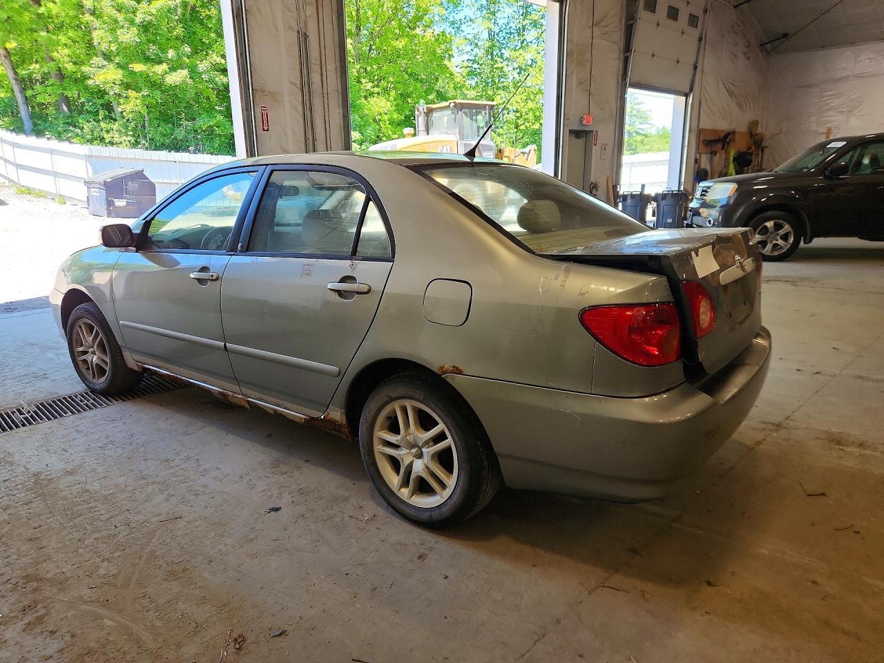 2004 Toyota Corolla - Фото 2