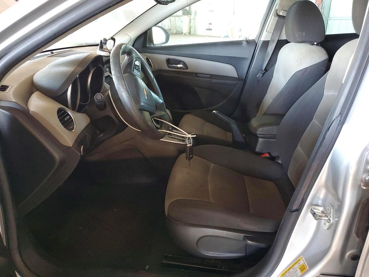 2015 Chevrolet Cruze Ls - Фото 7