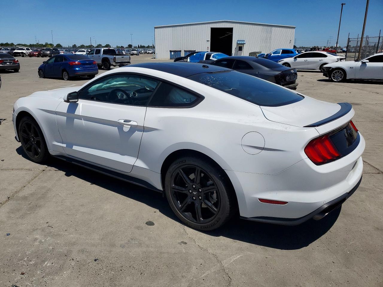 2018 Ford Mustang - Фото 2