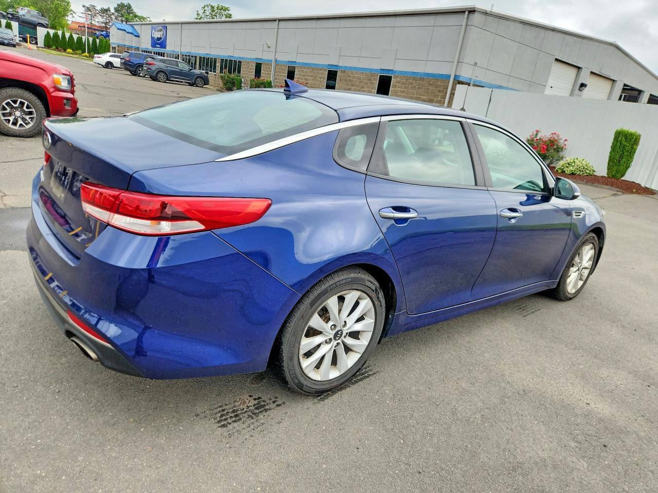 2017 Kia Optima Lx - Image 3
