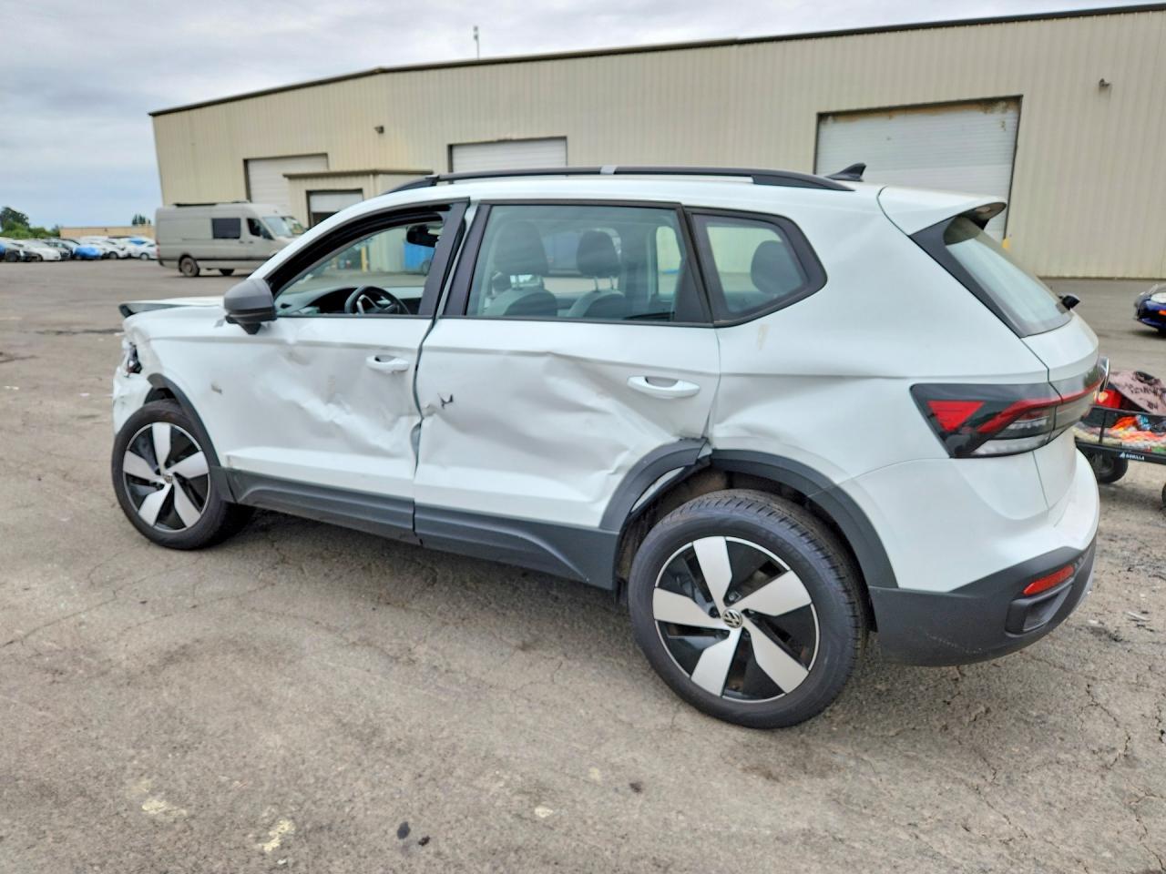 2025 Volkswagen Taos S - Фото 2