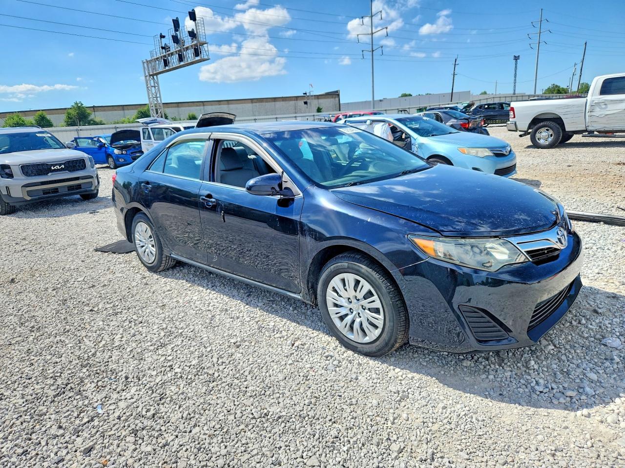 2012 Toyota Camry Le - Фото 4