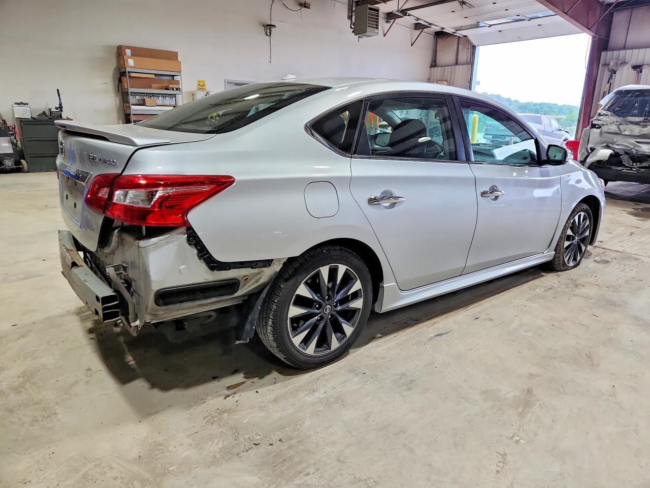 2018 Nissan Sentra Sr Turbo - Фото 3