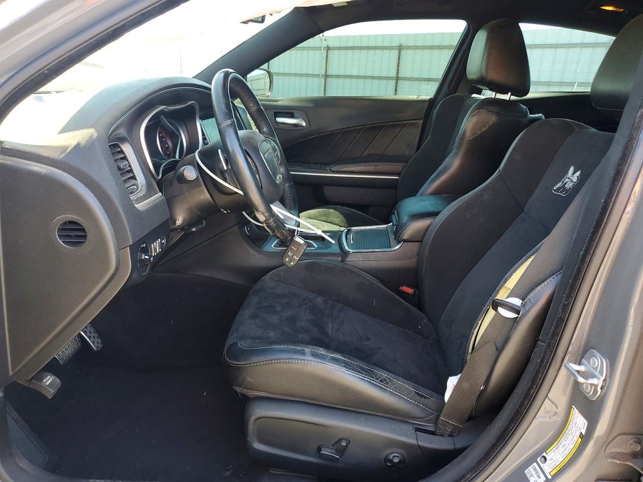 2018 Dodge Charger R - Image 7