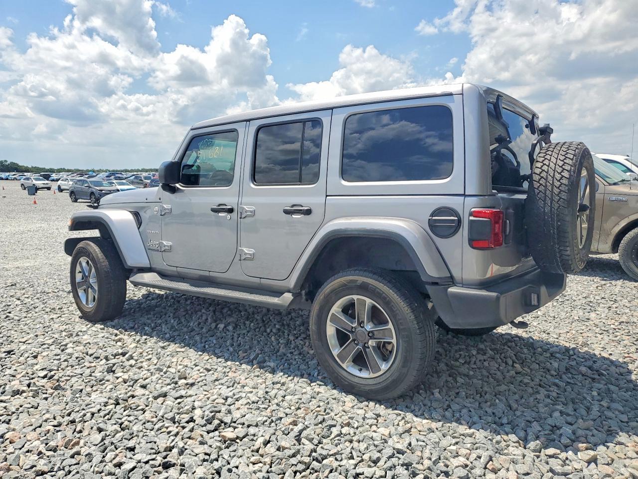 2021 Jeep Wrangler Unlimited Sahara - Фото 2