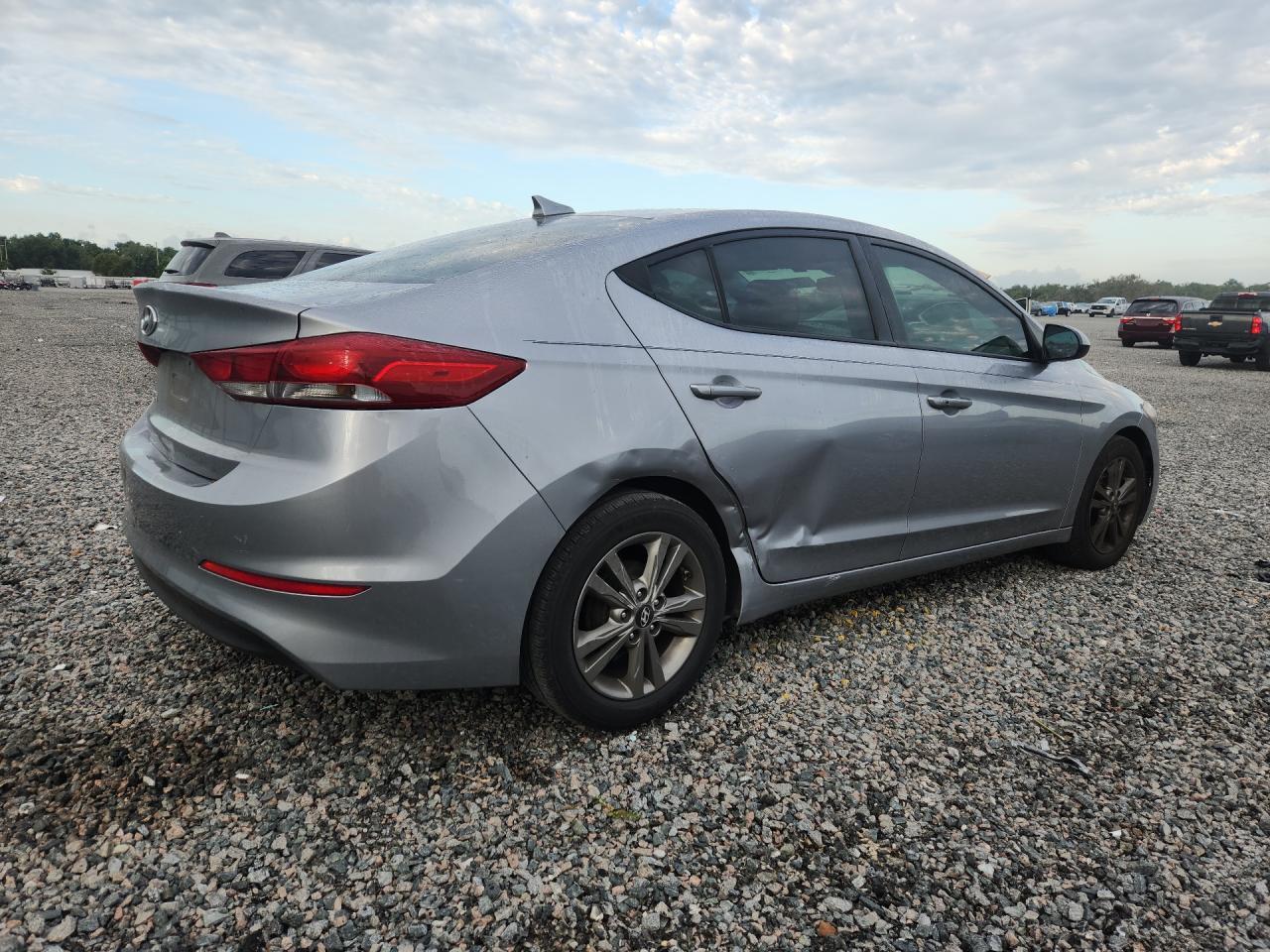 2017 Hyundai Elantra Se - Image 3