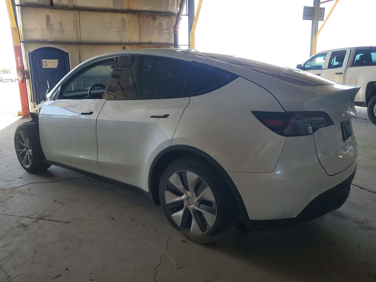 2023 Tesla Model Y - Image 2